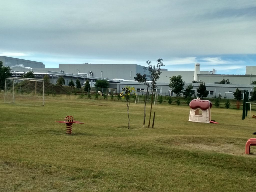 Gödi Samsung-gyár közel a játszótérhez
