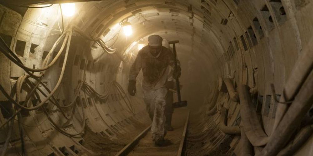 a csernobil sorozat egyik nagy jelente a katasztrófa utáni önkéntesek az alagútban