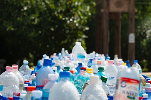 Műanyag flakonok újrahasznosítása