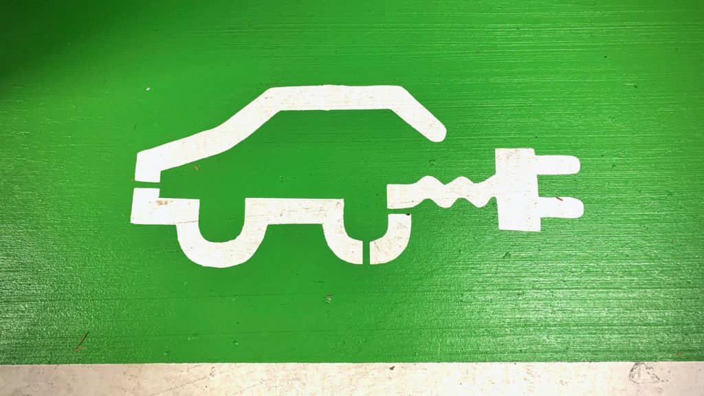 ingyenes parkolás környezetkímélő autó zöld rendszám