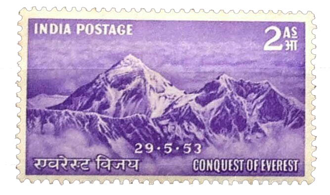 Az első sikeres csúcstámadás emlékére kiadott indiai bélyeg. Forrás: wikimedia