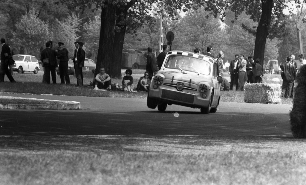Nemzetközi autóverseny a Népligetben, 1969-ben. Forrás: fortepan