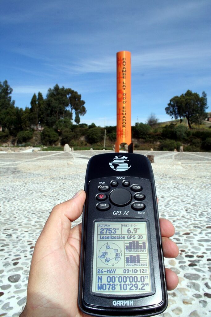 A GPS szerint itt van az Egyenlítő az Egyenlítő nevű országban (Ecuadorban). Kép forrása: wikimedia