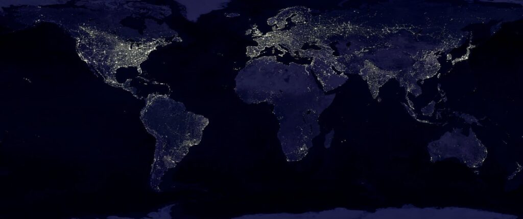 A Földről készített éjszakai felvételekből összerakott képen jól látszik, hol biztosított az elektromos energia. Kép forrása: globalcitizen.org