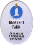 A nemzeti parkok hivatalos táblája. Kép: termeszetvedelem.hu