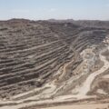 Külszíni uránbánya Namíbiában. Az okozott környezeti károk nagyjából azonosak bármely más bányáéval. Kép forrása: oecd-nea.org