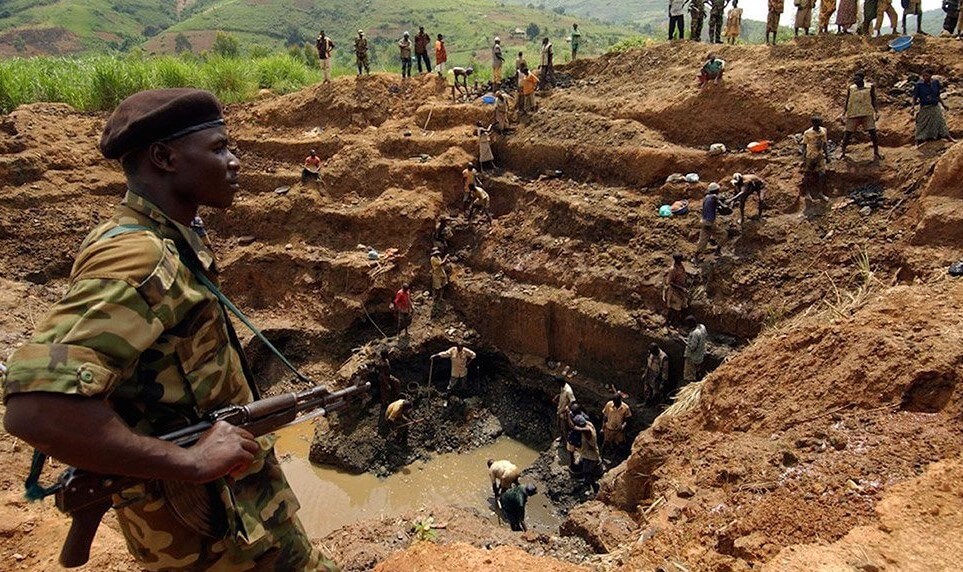 Egyes gyémántbányákban nem létezik biztonsági előírás, erőszak annál inkább. Kép: bijaar.com