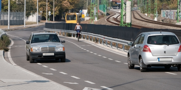 nyitott kerékpársáv